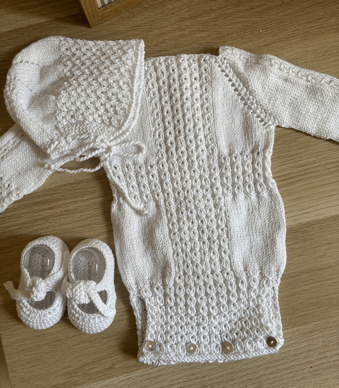 conjunto punto bebe hecho a mano